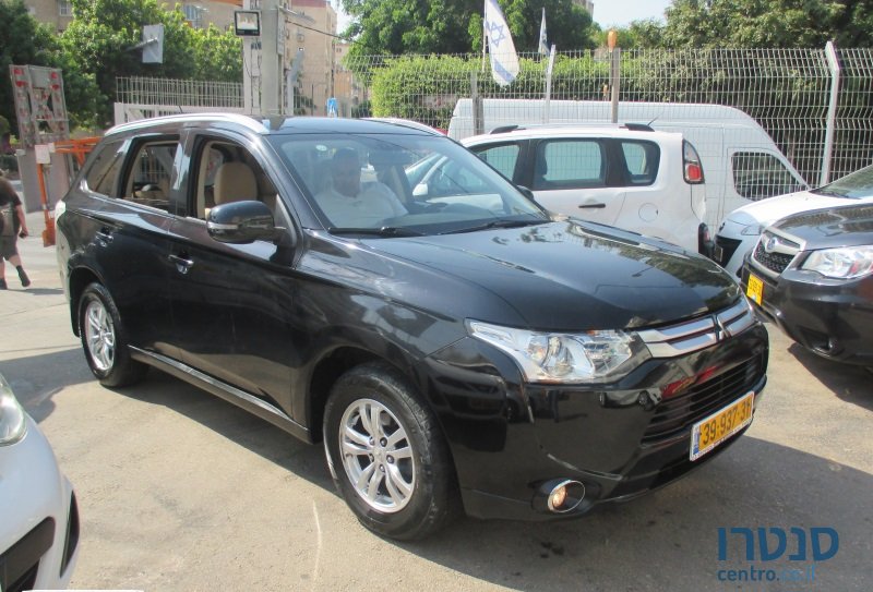 2014' Mitsubishi Outlander photo #1