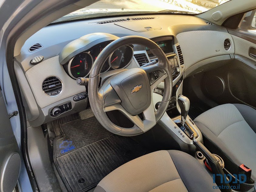 2013' Chevrolet Cruze photo #3