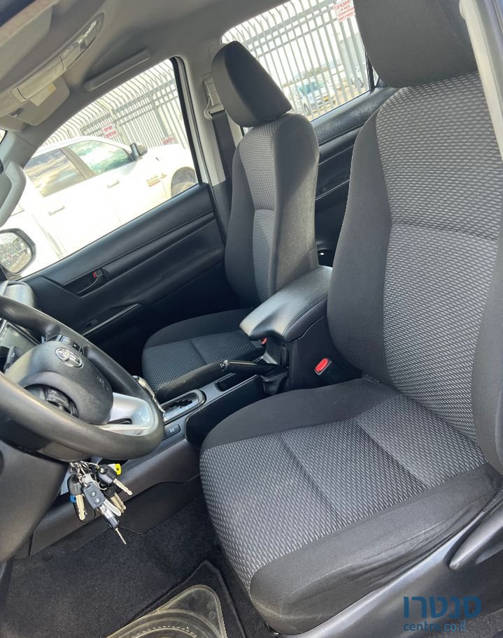 2019' Toyota Hilux טויוטה היילקס photo #6