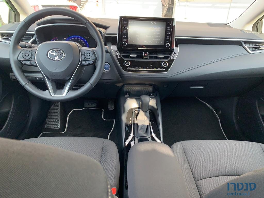 2020' Toyota Corolla photo #3