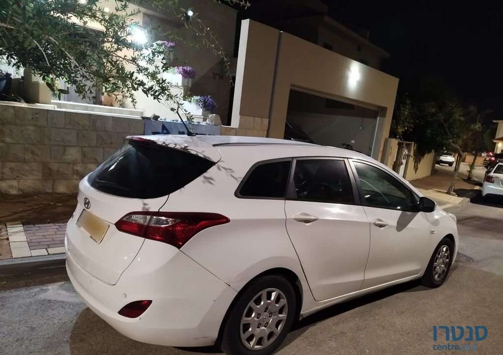 2013' Hyundai i30 יונדאי photo #3