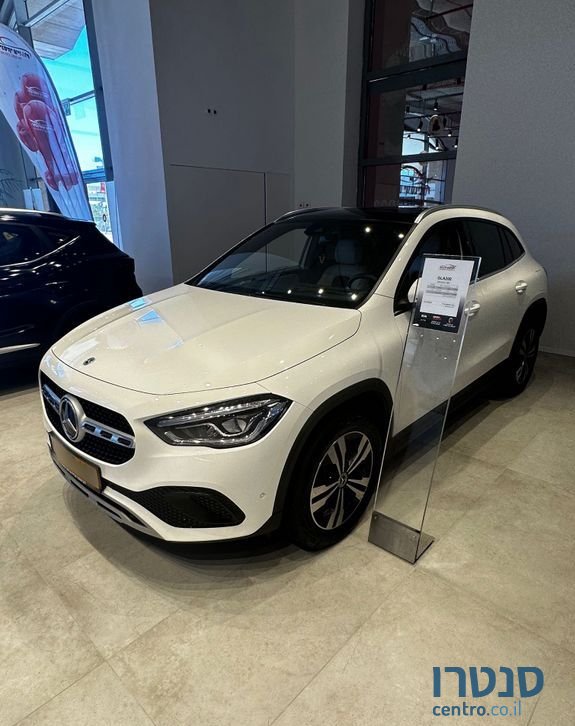 2021' Mercedes-Benz GLA מרצדס photo #1