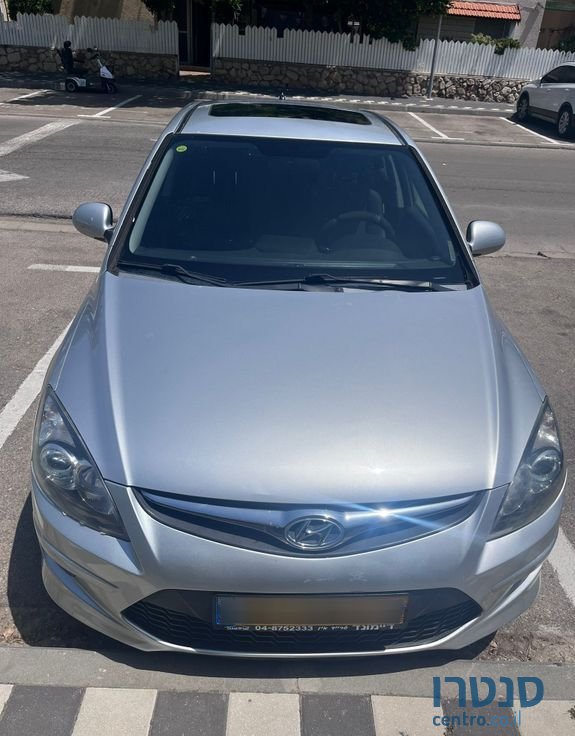 2011' Hyundai i30 יונדאי photo #1