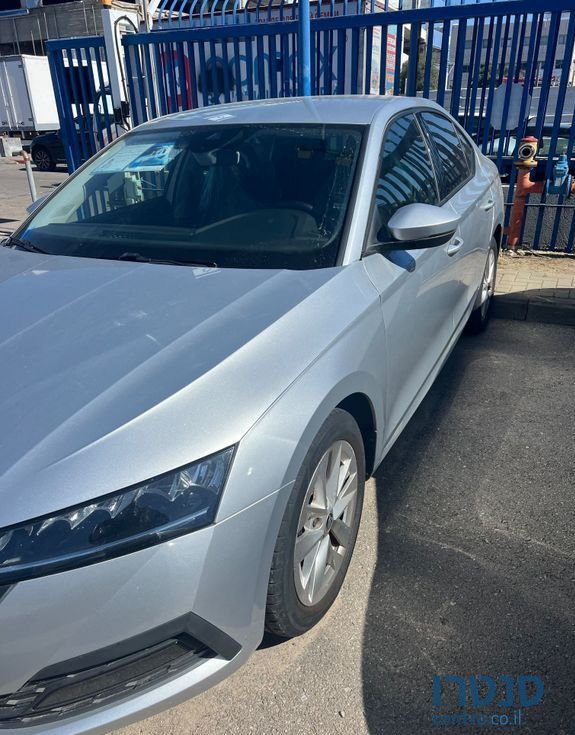 2021' Skoda Octavia סקודה אוקטביה photo #2