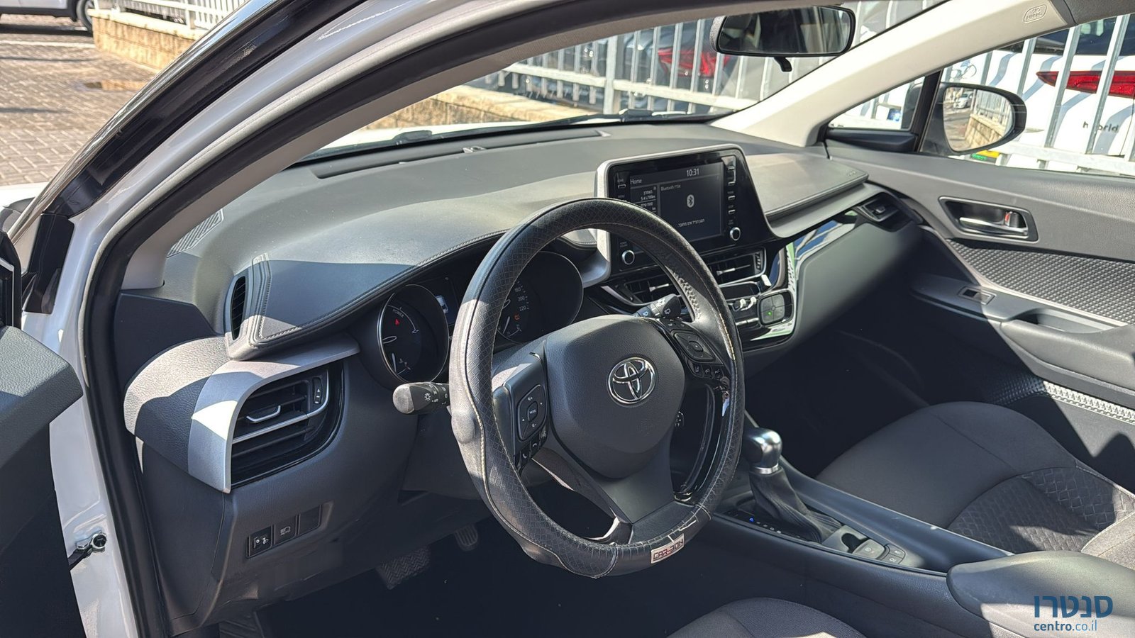 2022' Toyota C-HR photo #2