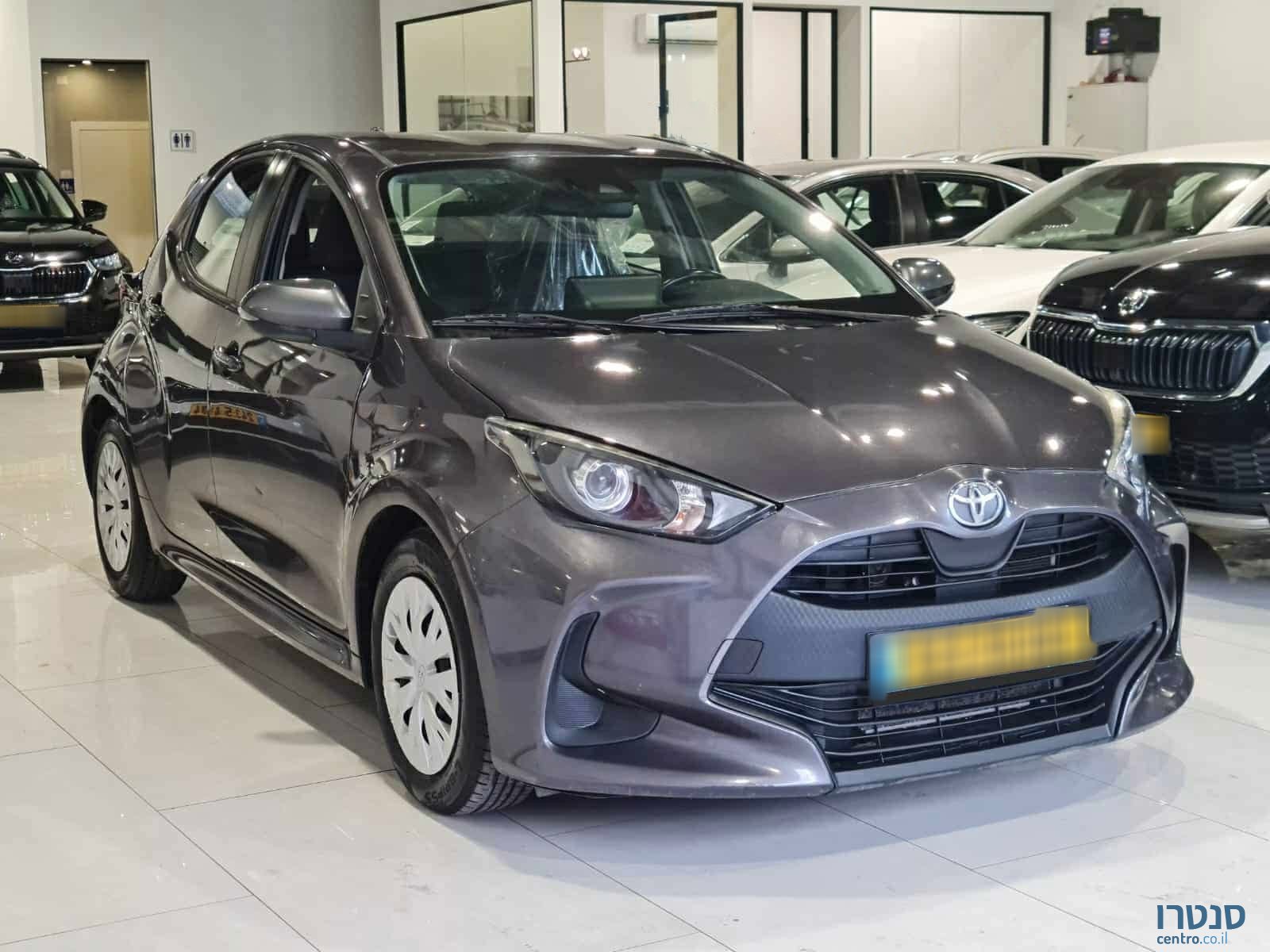 2021' Toyota Yaris photo #3