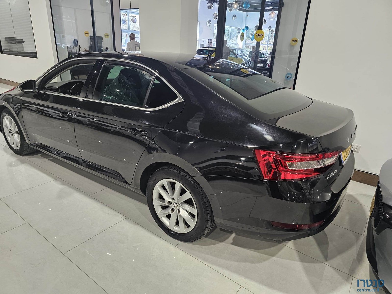 2020' Skoda Superb photo #3