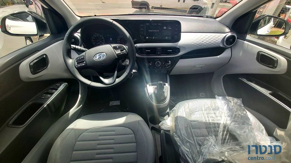 2021' Hyundai i10 photo #5