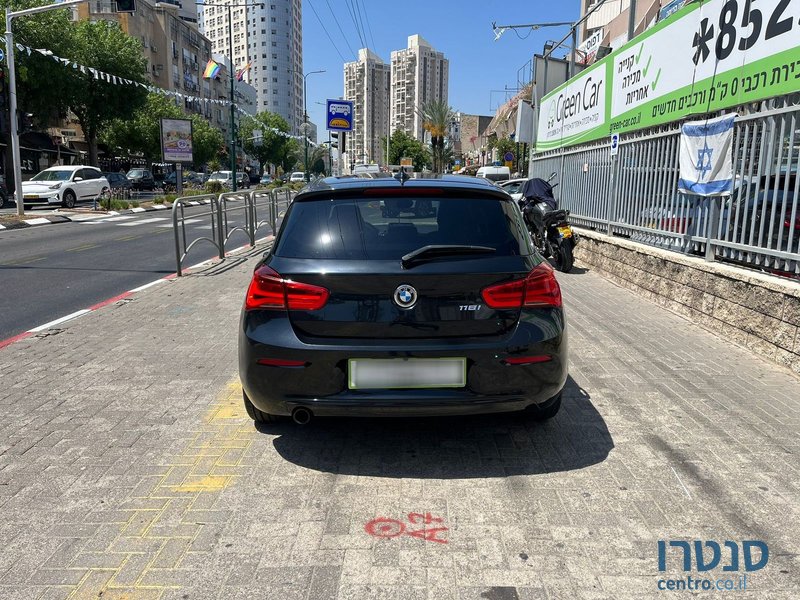2019' BMW 118 photo #6