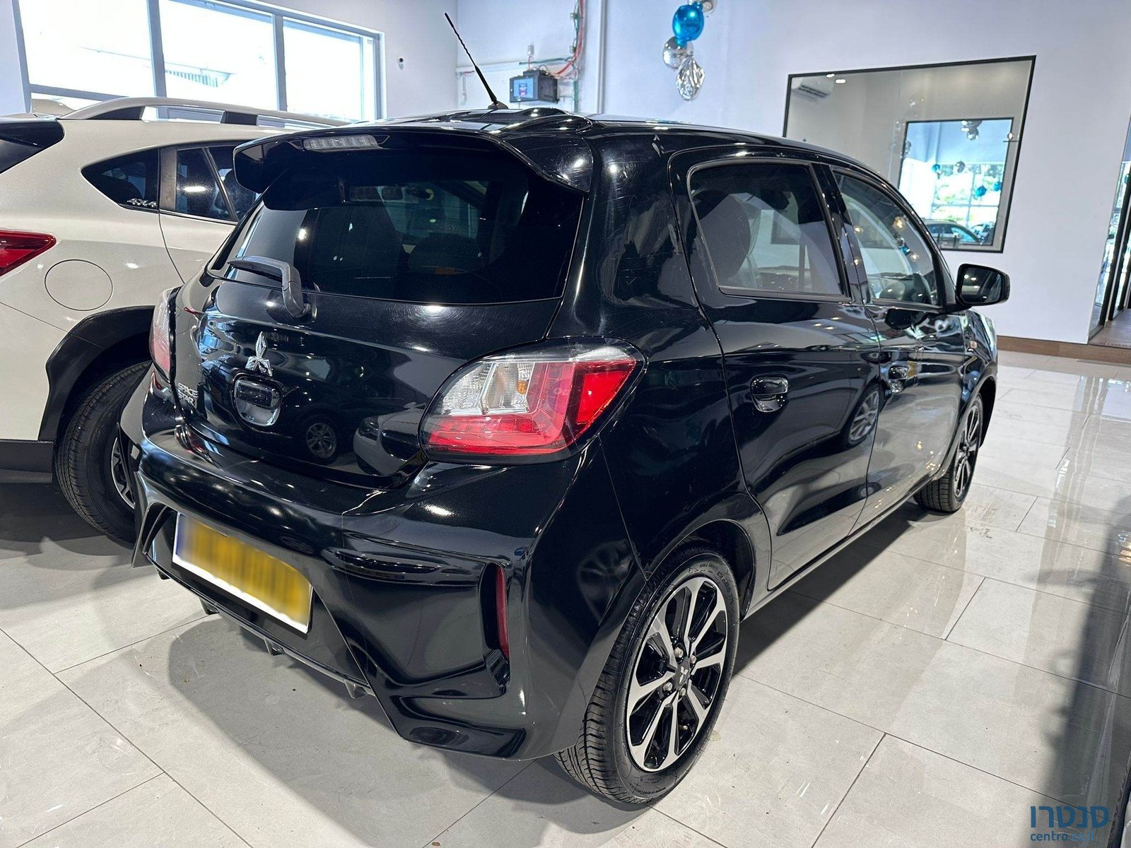 2021' Mitsubishi Space Star photo #3