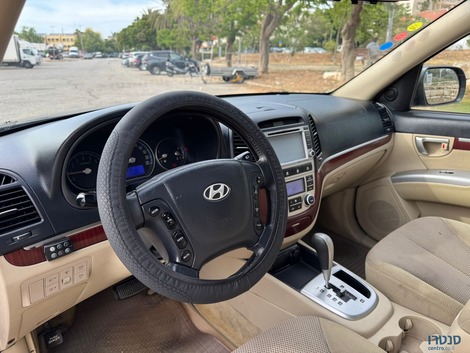 2010' Hyundai Santa Fe photo #6