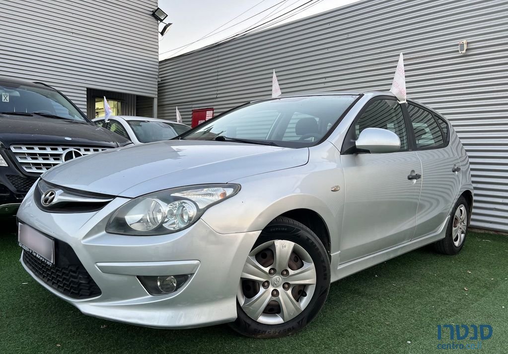 2011' Hyundai i30 יונדאי photo #2