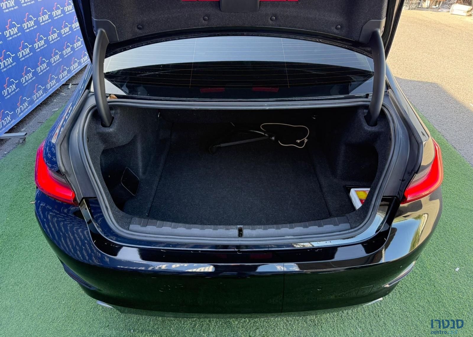 2022' BMW 3 Series ב מ וו סדרה 3 photo #3