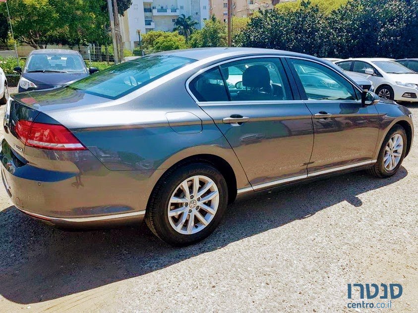 2014' Volkswagen Passat photo #3