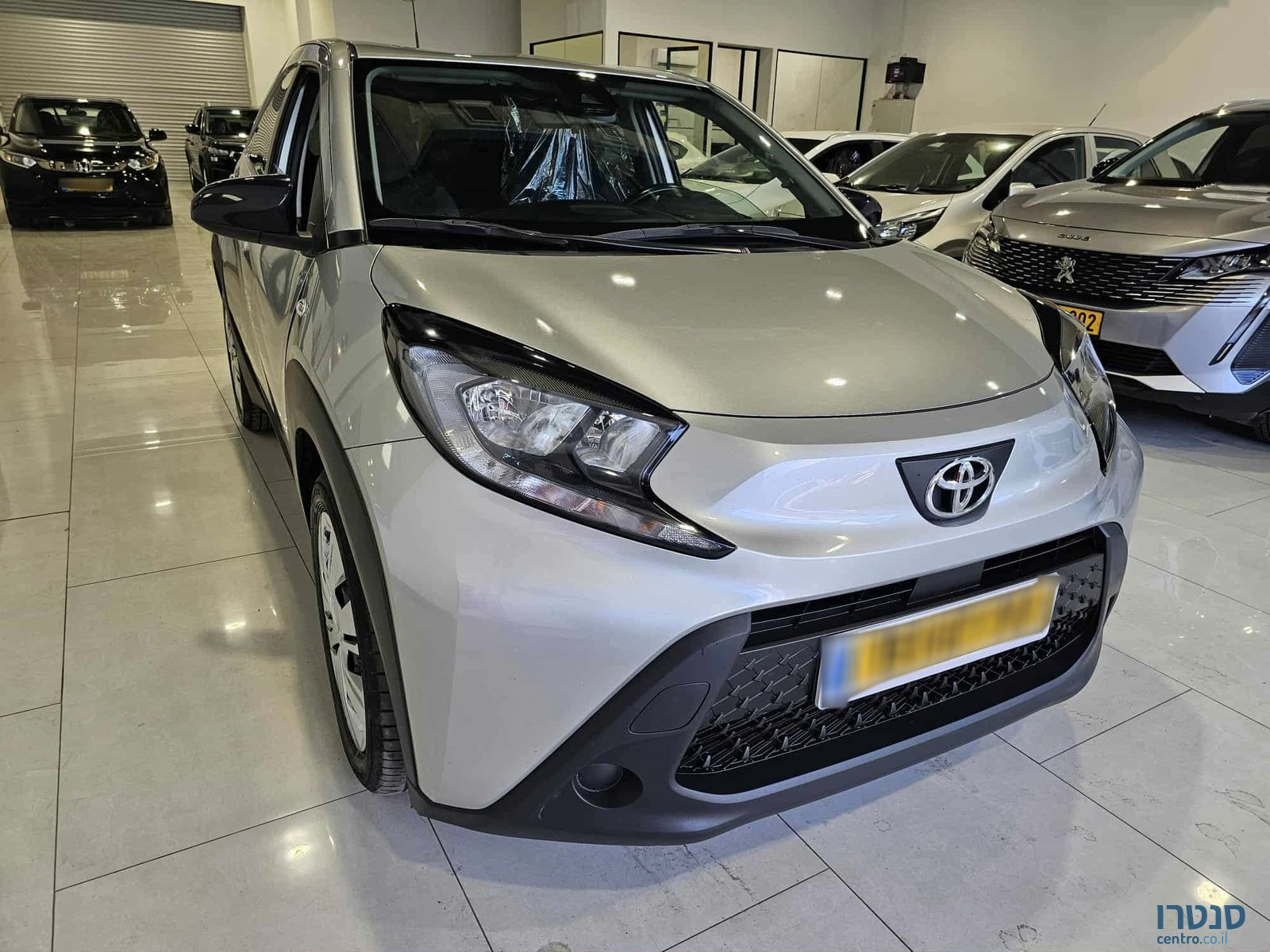2022' Toyota Aygo photo #2