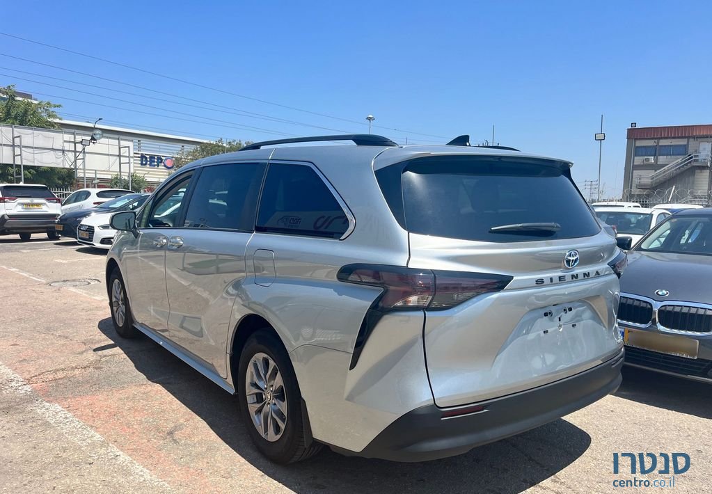 2024' Toyota Sienna טויוטה סיינה photo #3