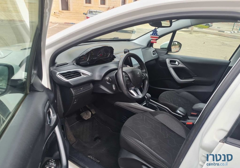 2018' Peugeot 2008 פיג'ו photo #6