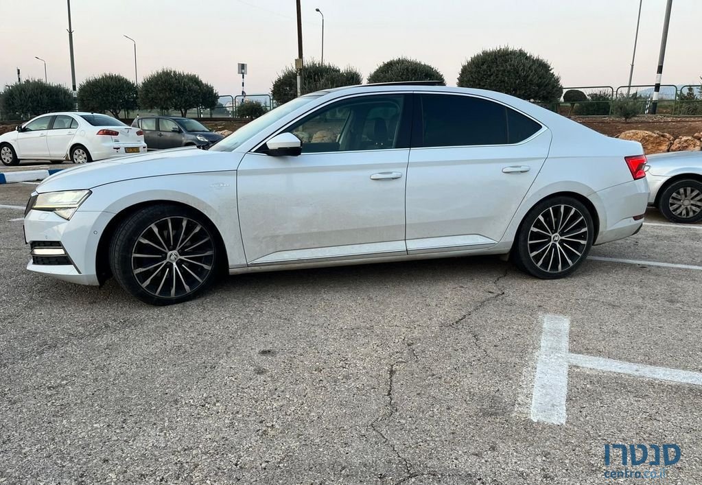 2020' Skoda Superb סקודה סופרב photo #2
