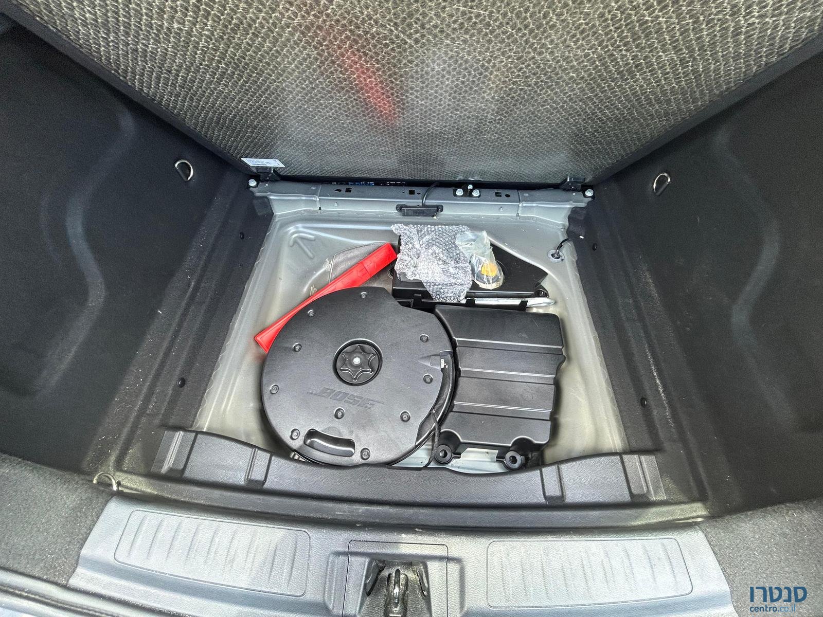 2020' Infiniti QX30 photo #5