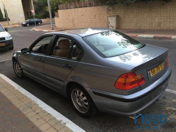 2005' BMW 318 photo #1