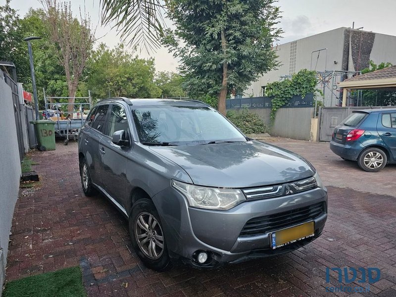 2013' Mitsubishi Outlander מיצובישי אאוטלנדר photo #3