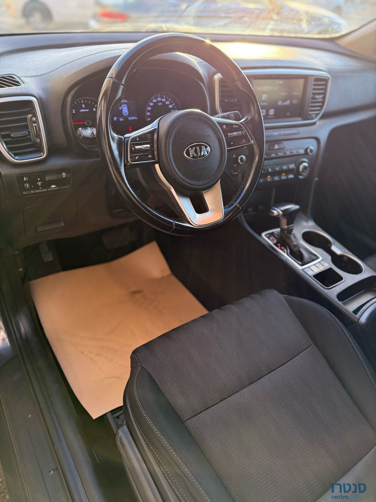 2021' Kia Sportage photo #2