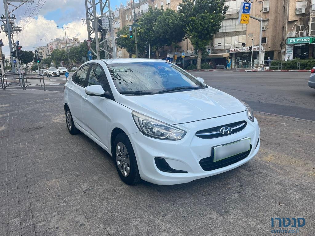 2017' Hyundai i25 photo #6