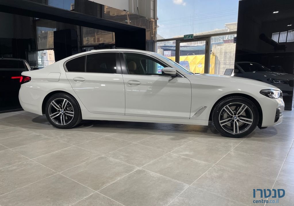 2022' BMW 5 Series ב.מ.וו סדרה 5 photo #3