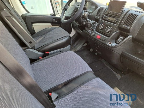 2017' Peugeot Boxer photo #2