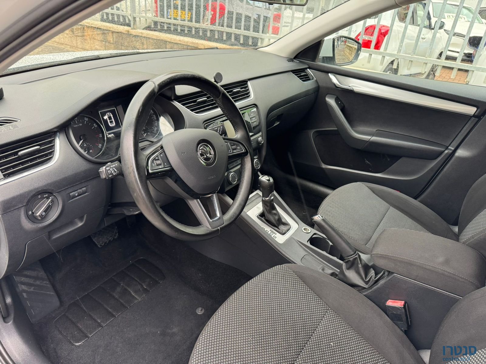 2017' Skoda Octavia photo #3