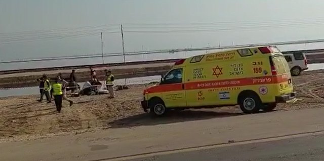 ДТП на 90-м шоссе: машина съехала в Мертвое море, погиб мужчина