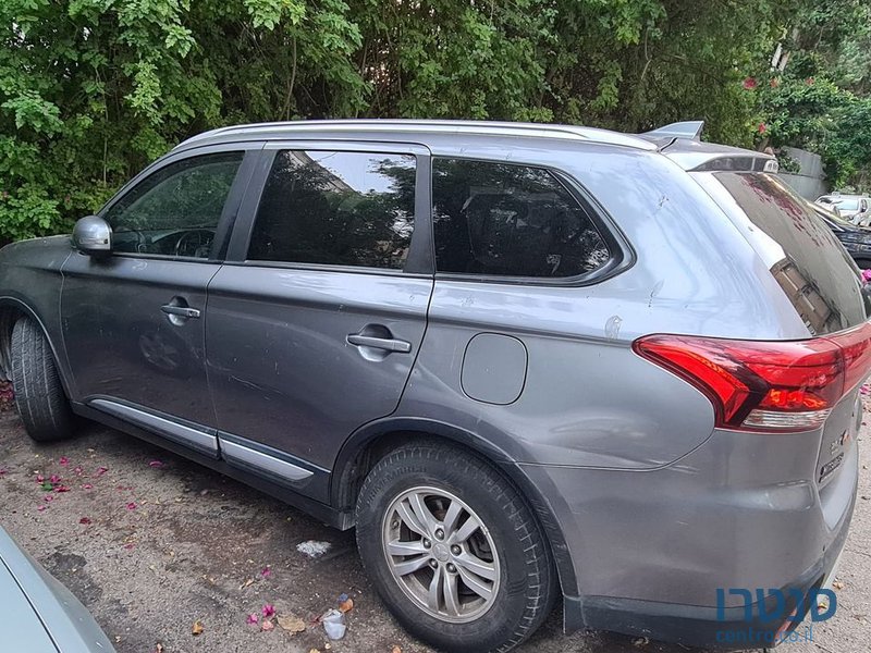 2017' Mitsubishi Outlander מיצובישי אאוטלנדר photo #2