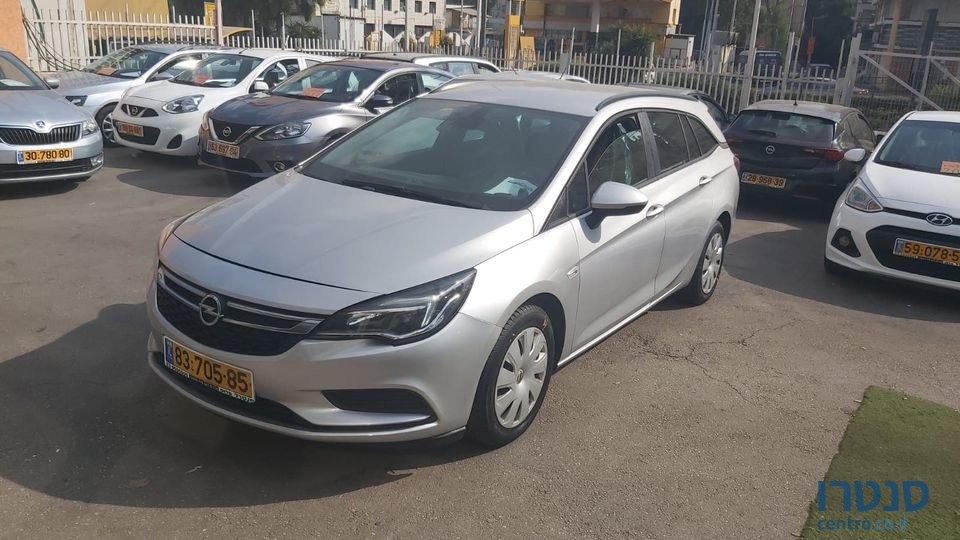 2017' Opel Astra photo #1