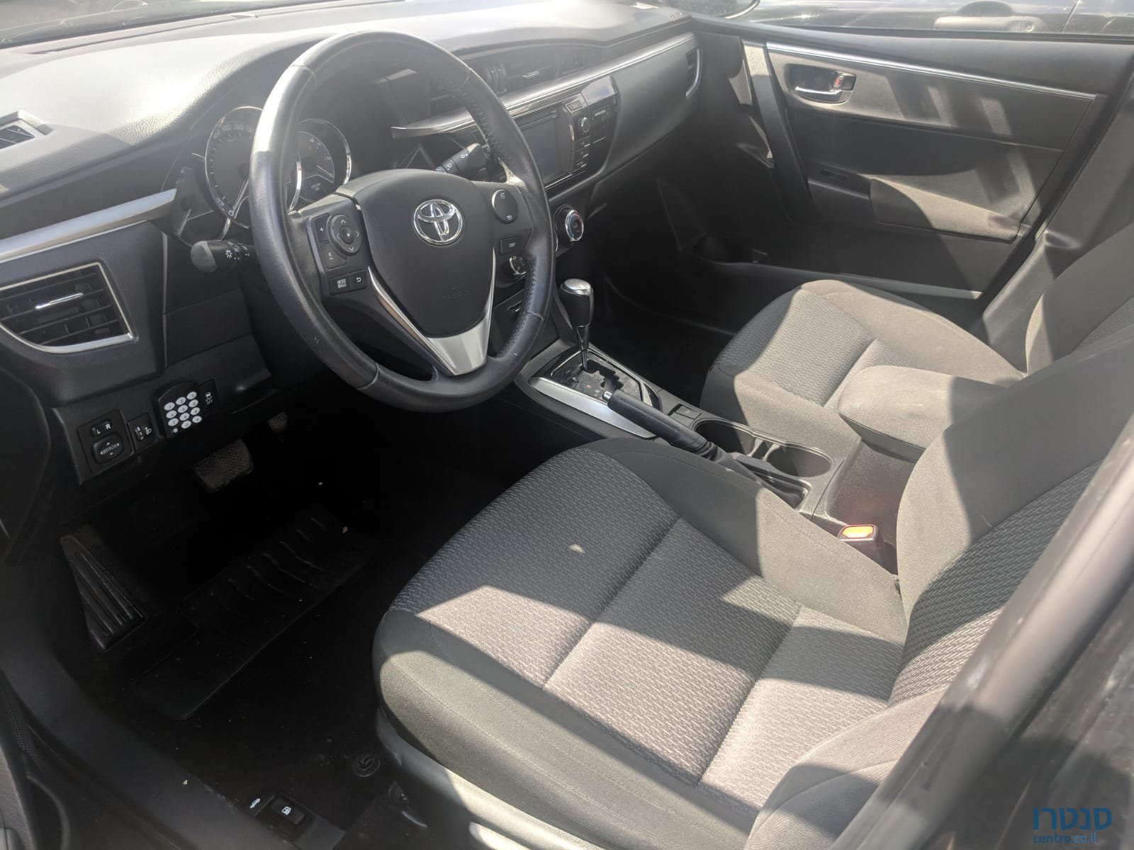 2014' Toyota Corolla photo #3