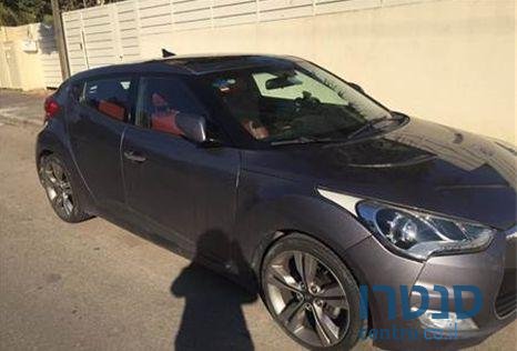 2014' Hyundai Veloster photo #3