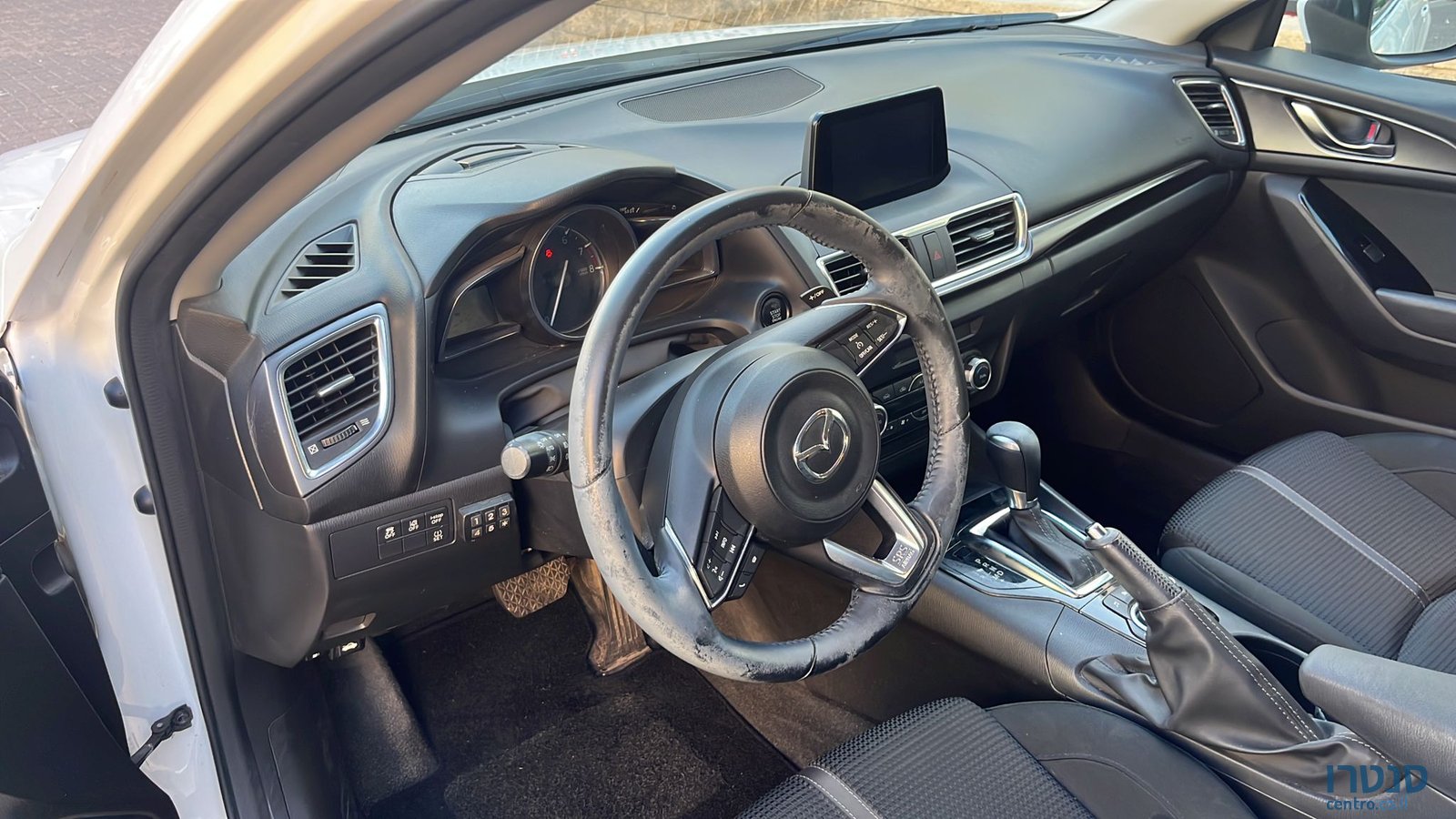 2018' Mazda 3 photo #5