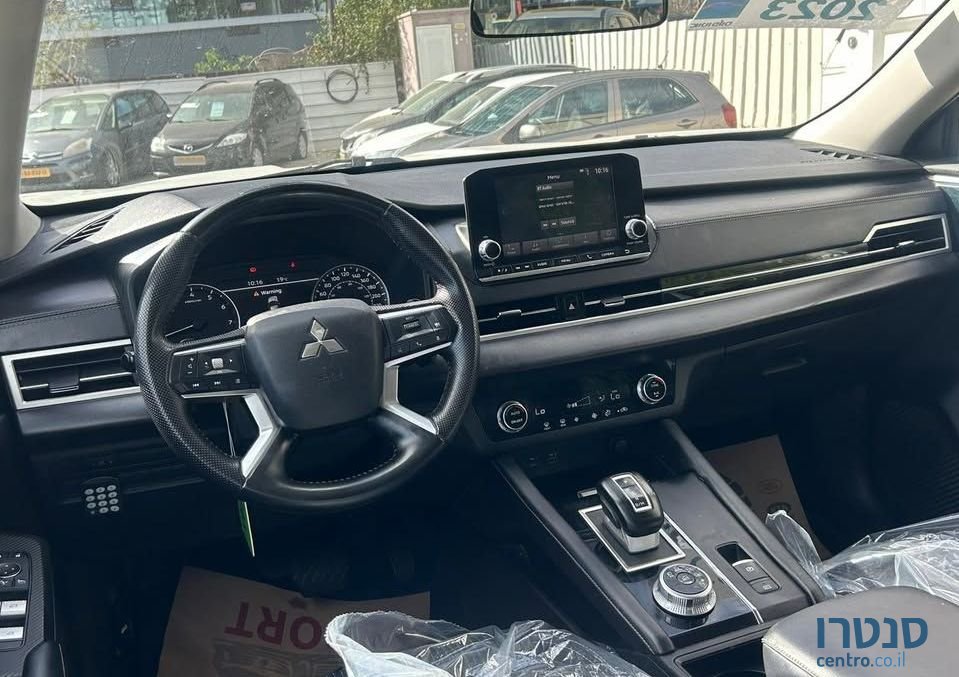 2023' Mitsubishi Outlander מיצובישי אאוטלנדר photo #2