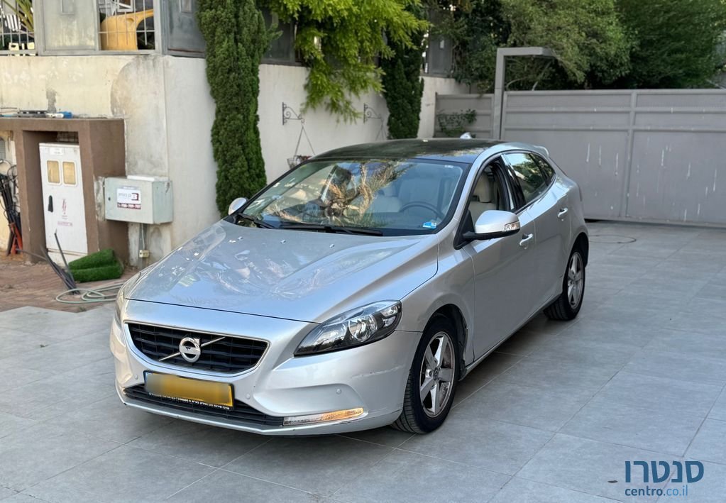 2014' Volvo V40 וולוו photo #1