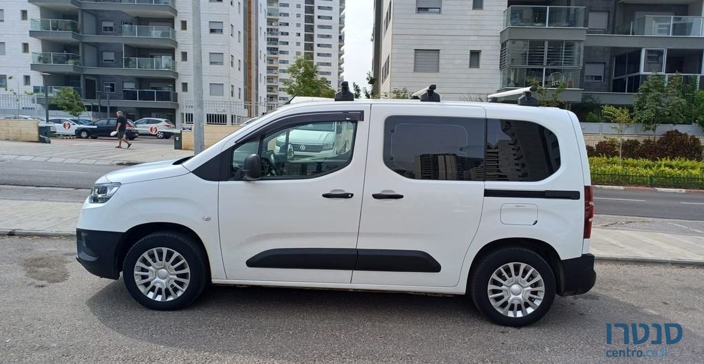 2021' Toyota Prius טויוטה פרואייס photo #2