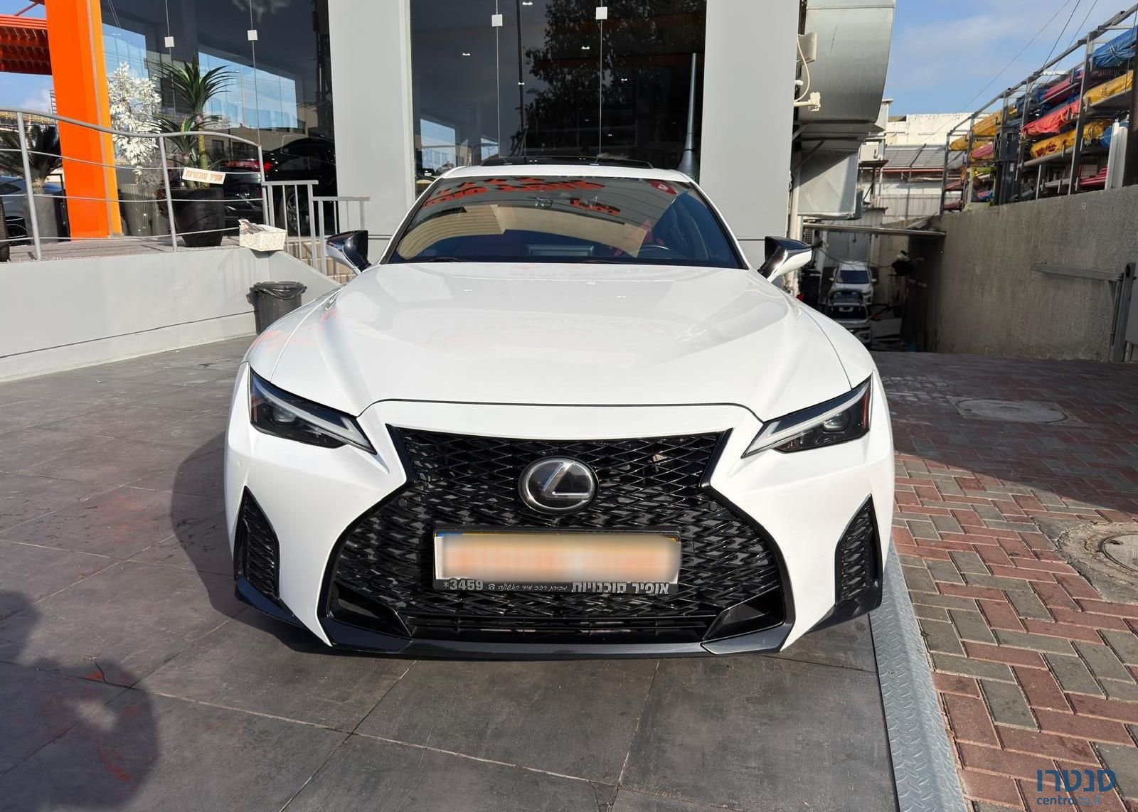 2021' Lexus IS לקסוס photo #2