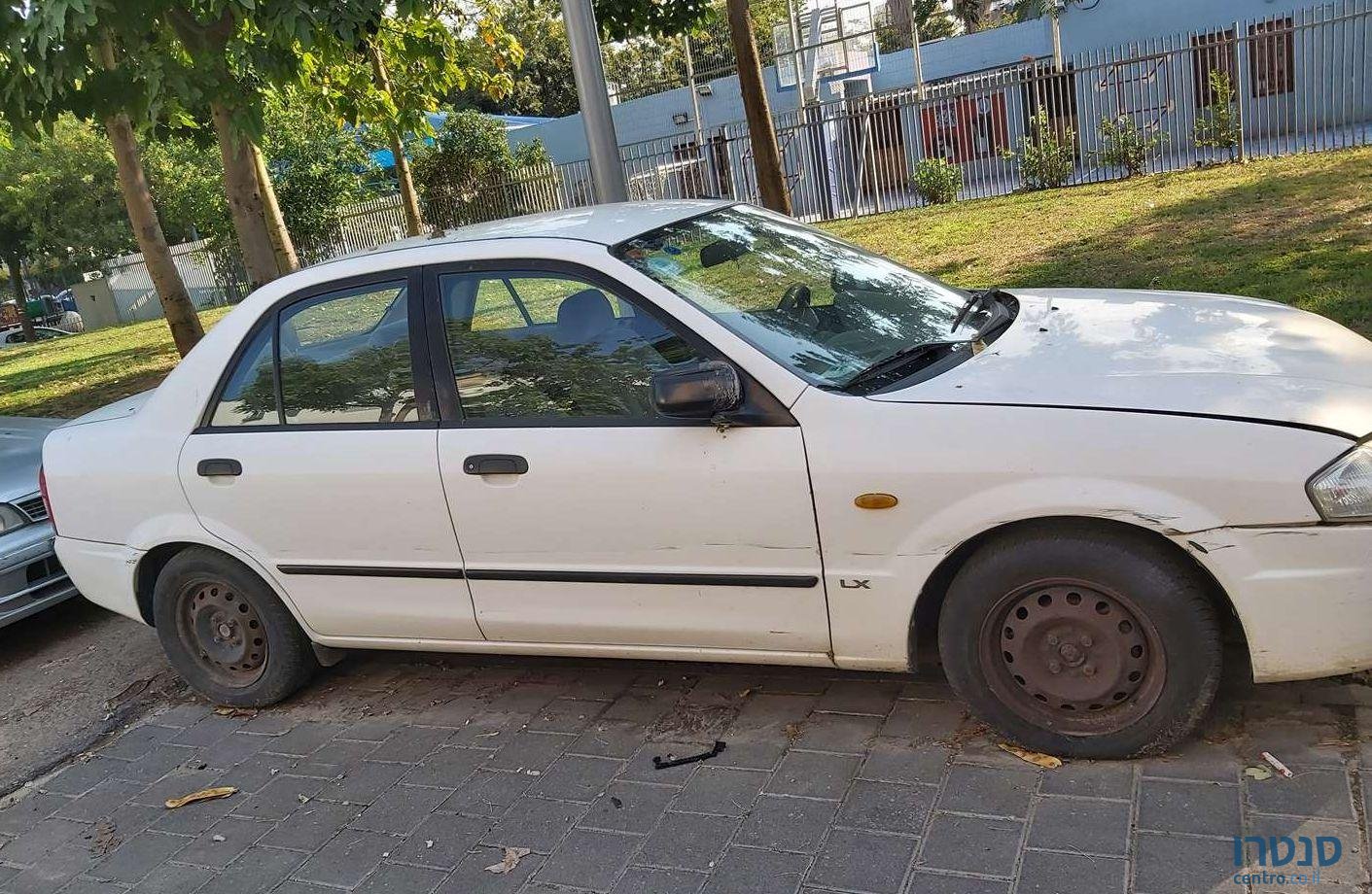 2001' Mazda 323 מאזדה photo #1