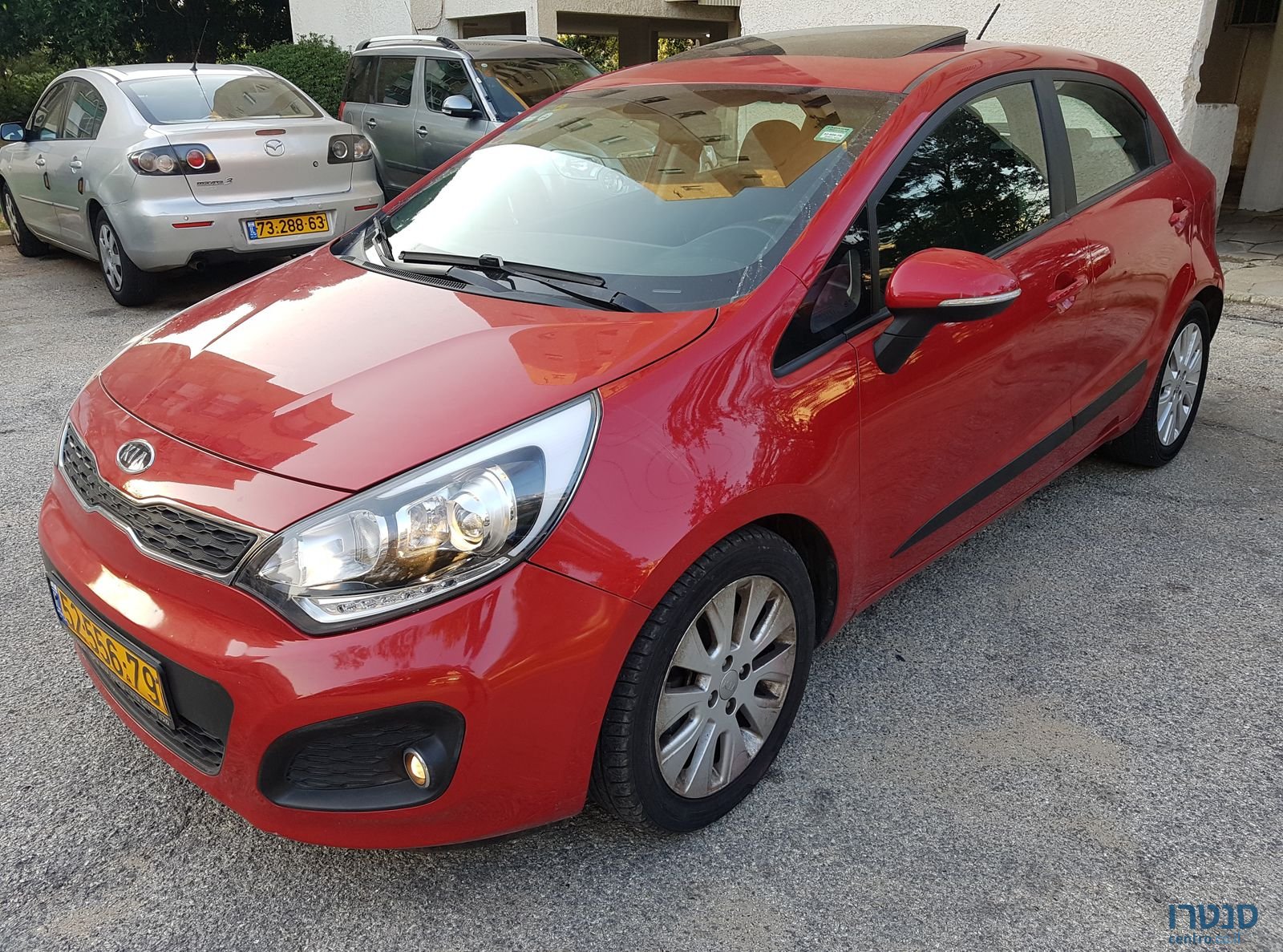 2012' Kia Rio photo #1