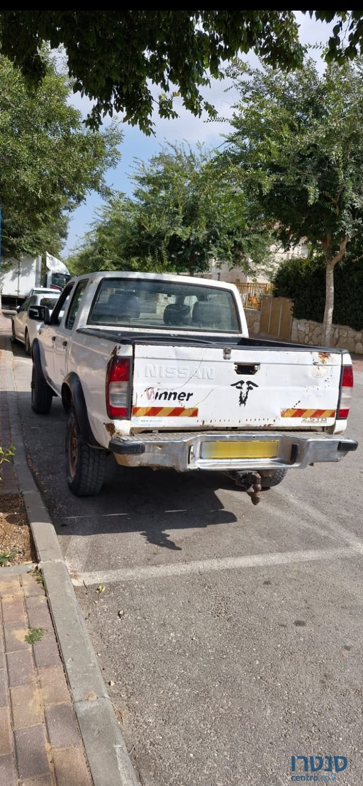 2002' Nissan 4X4 ניסאן ווינר photo #4