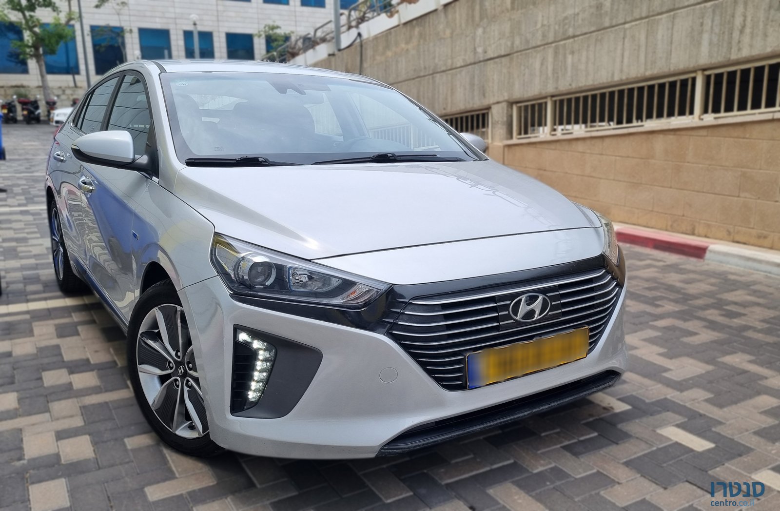 2018' Hyundai Ioniq photo #4