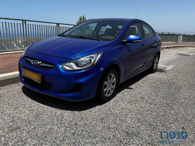 2012' Hyundai i25 יונדאי photo #1