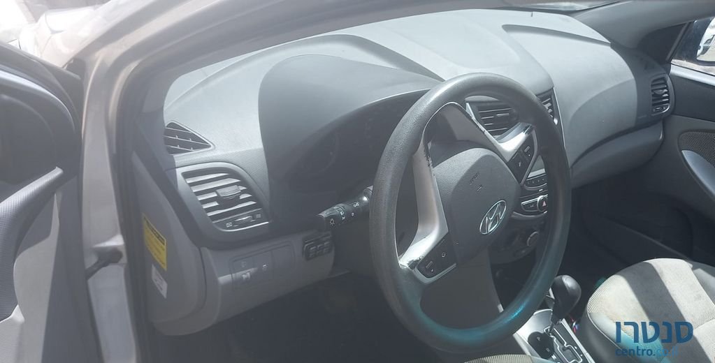 2012' Hyundai i25 יונדאי photo #5