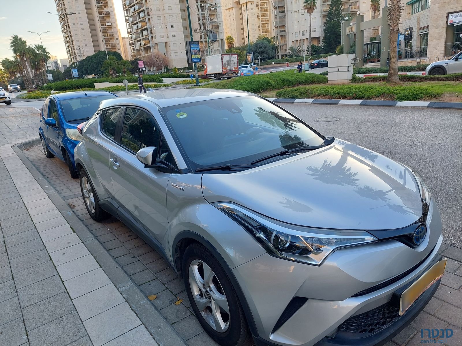 2017' Toyota C-HR טויוטה photo #1