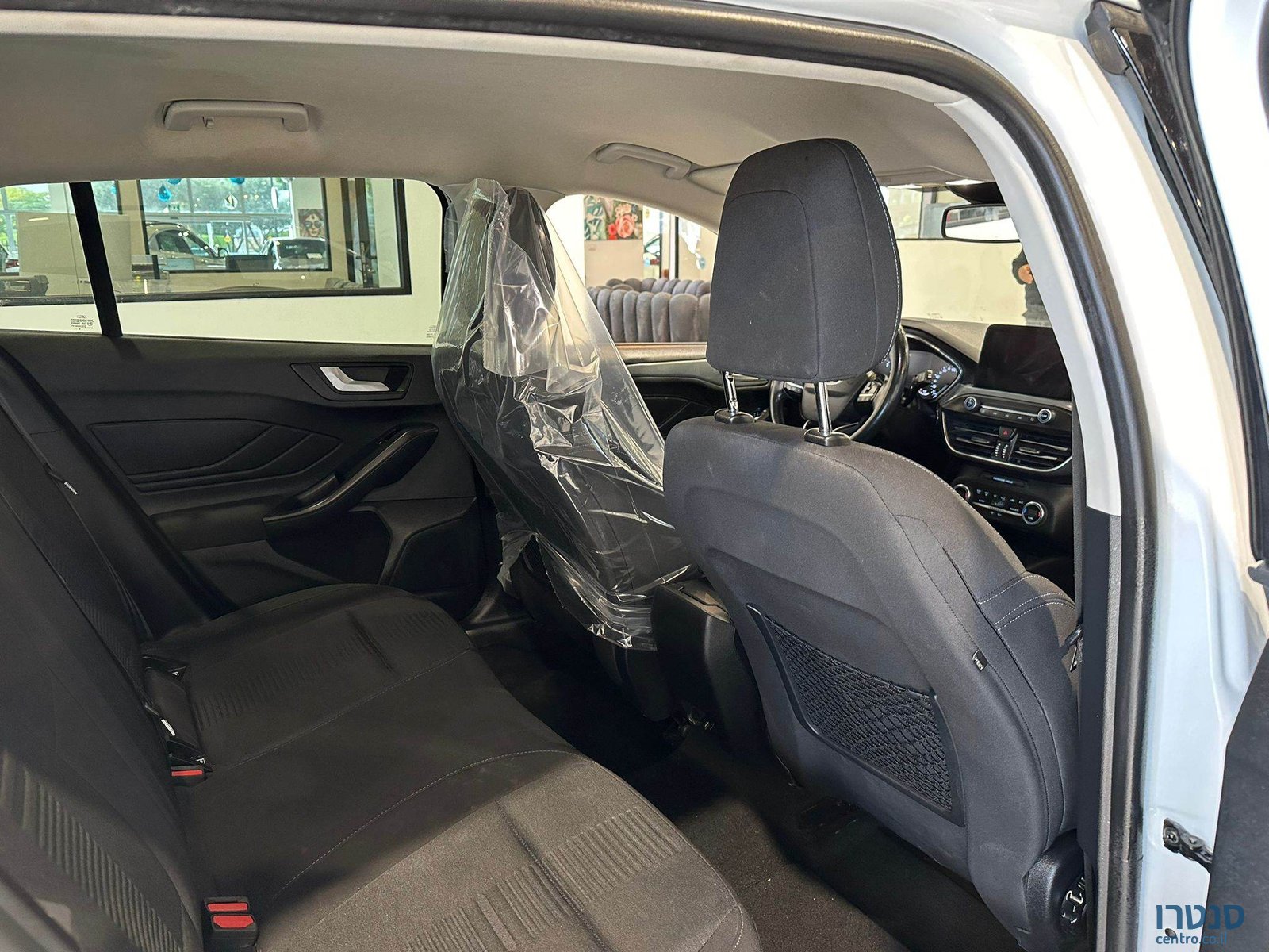 2020' Ford Focus photo #6