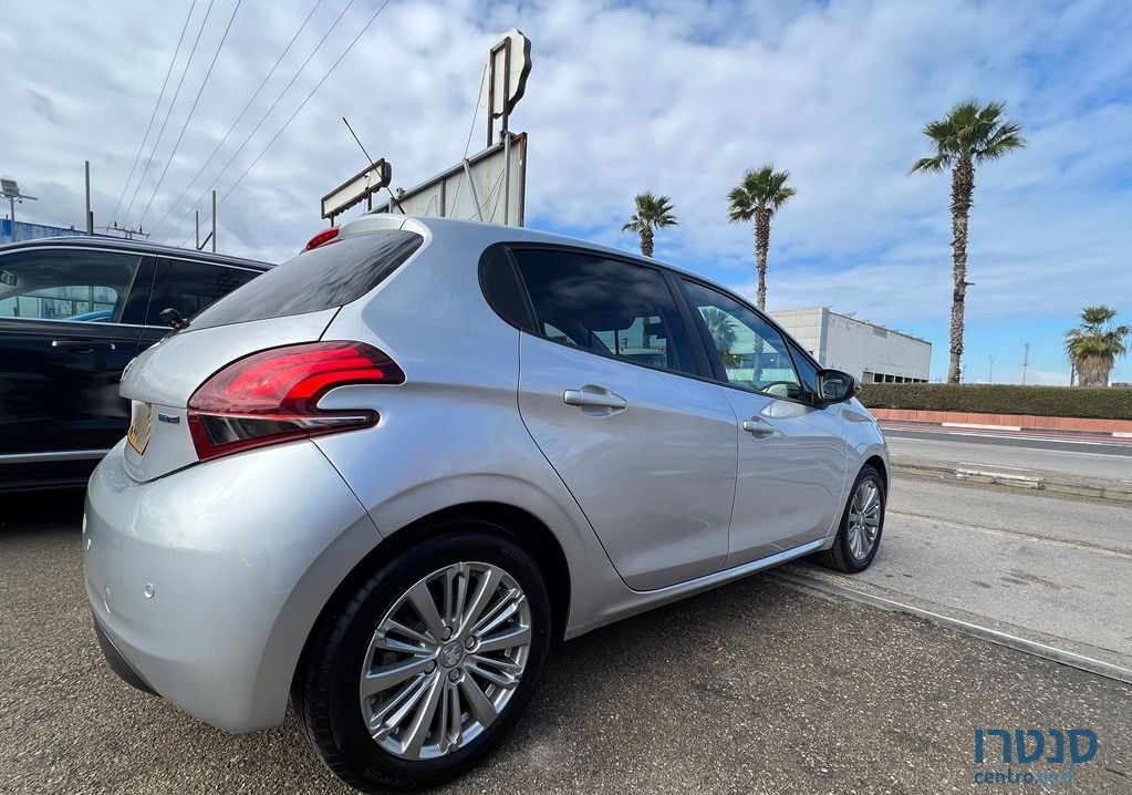 2017' Peugeot 208 פיג'ו photo #6