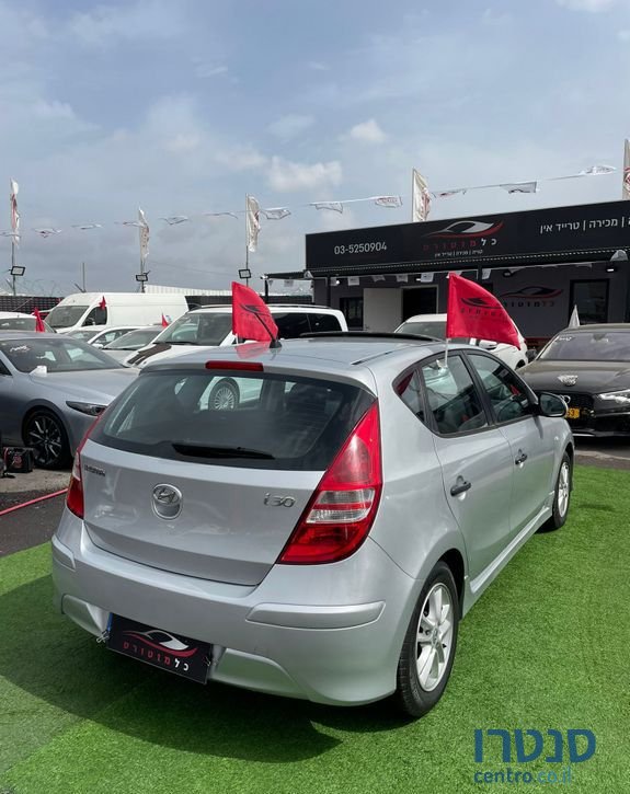 2011' Hyundai i30 יונדאי photo #4